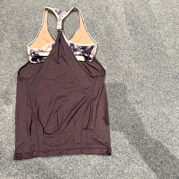 Lululemon workout top size 4 - Picture 2 of 2